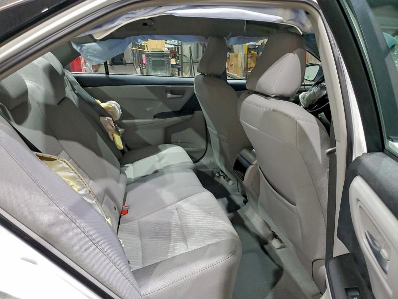 2016 Toyota Camry le