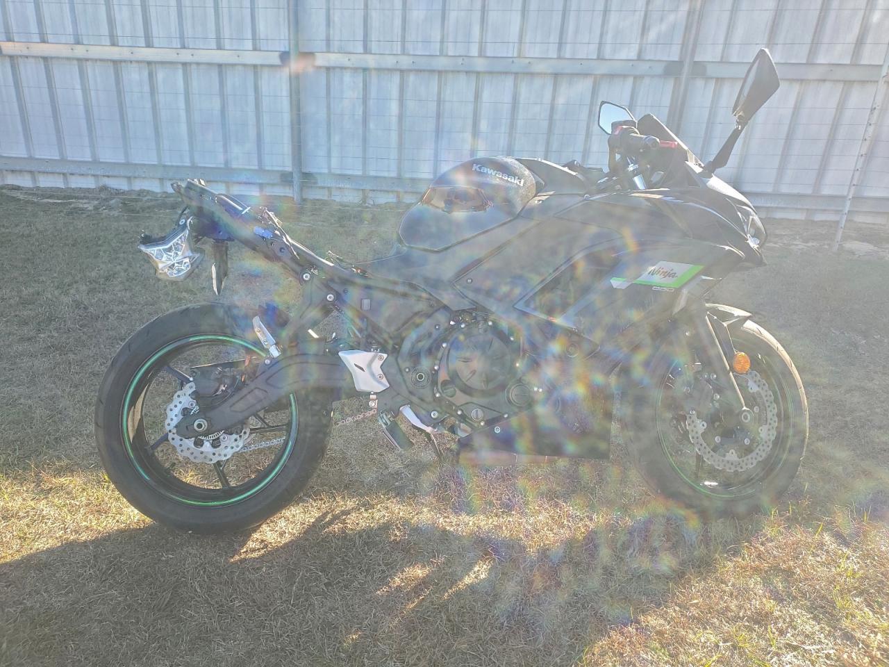 2025 Kawasaki EX650 R