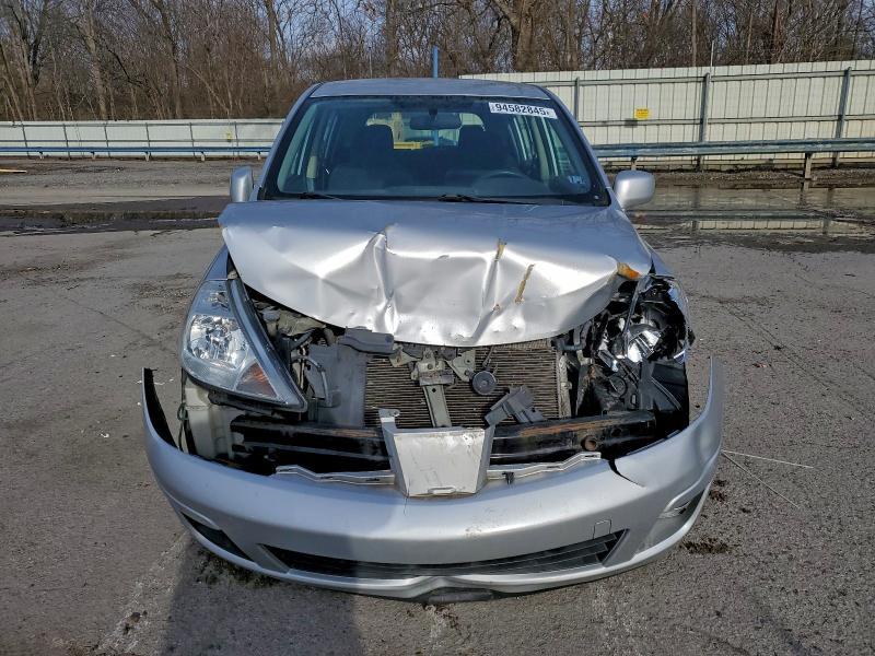 2011 Nissan Versa s