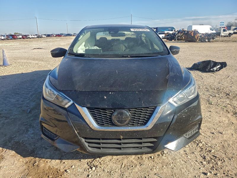 2020 Nissan Versa sv
