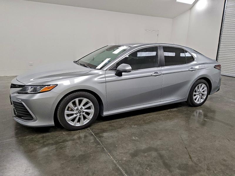 2021 Toyota Camry le