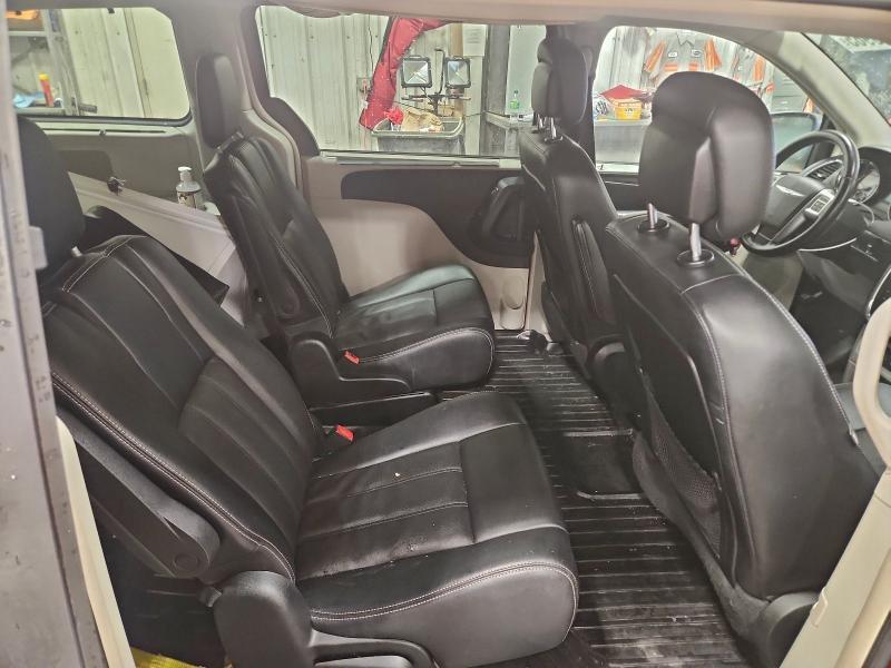 2012 Chrysler Town & Country Touring l