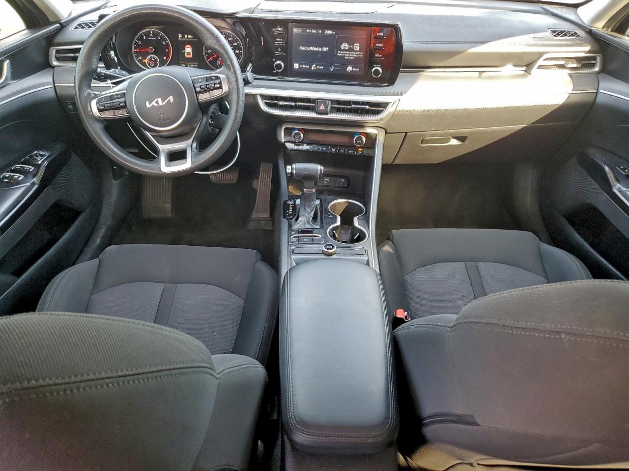 2022 KIA K5 lx