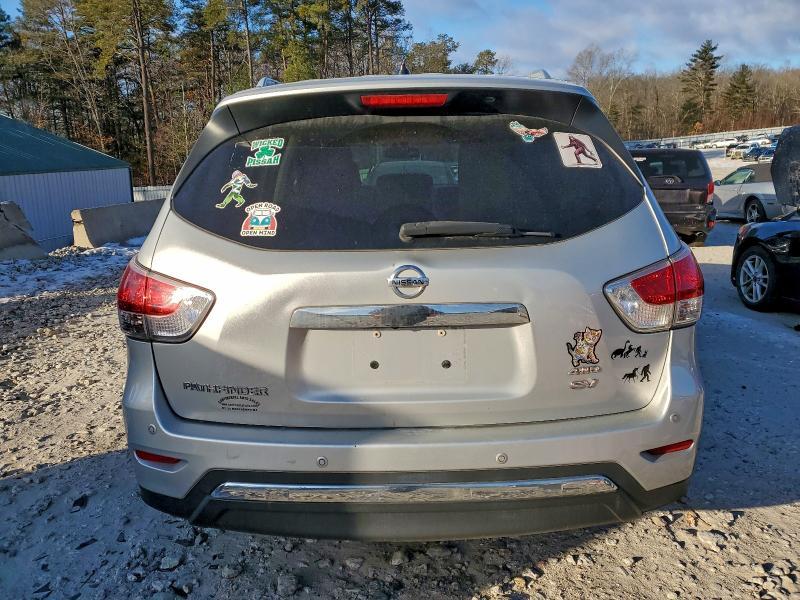 2015 Nissan Pathfinder s