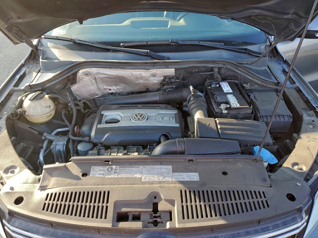 2012 Volkswagen Tiguan s
