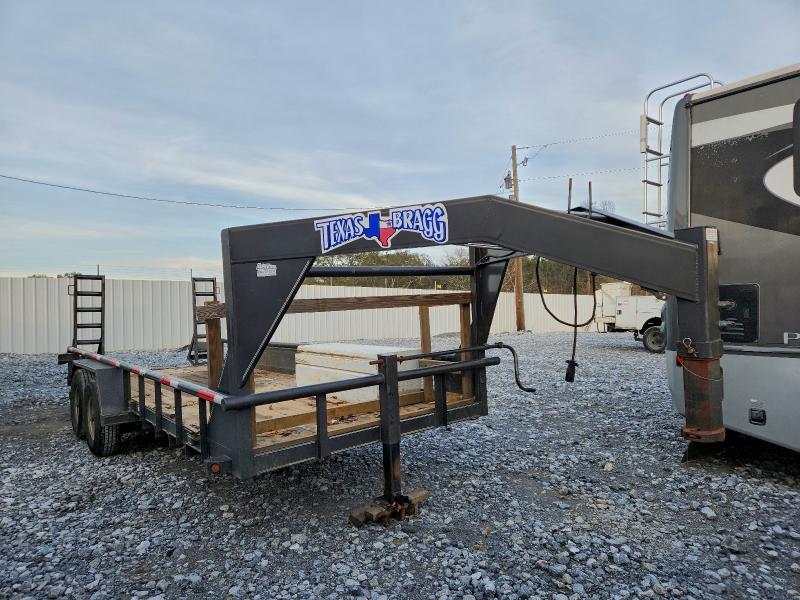 2020 Texas Bragg ED20BPGN14 Equipment Trailer
