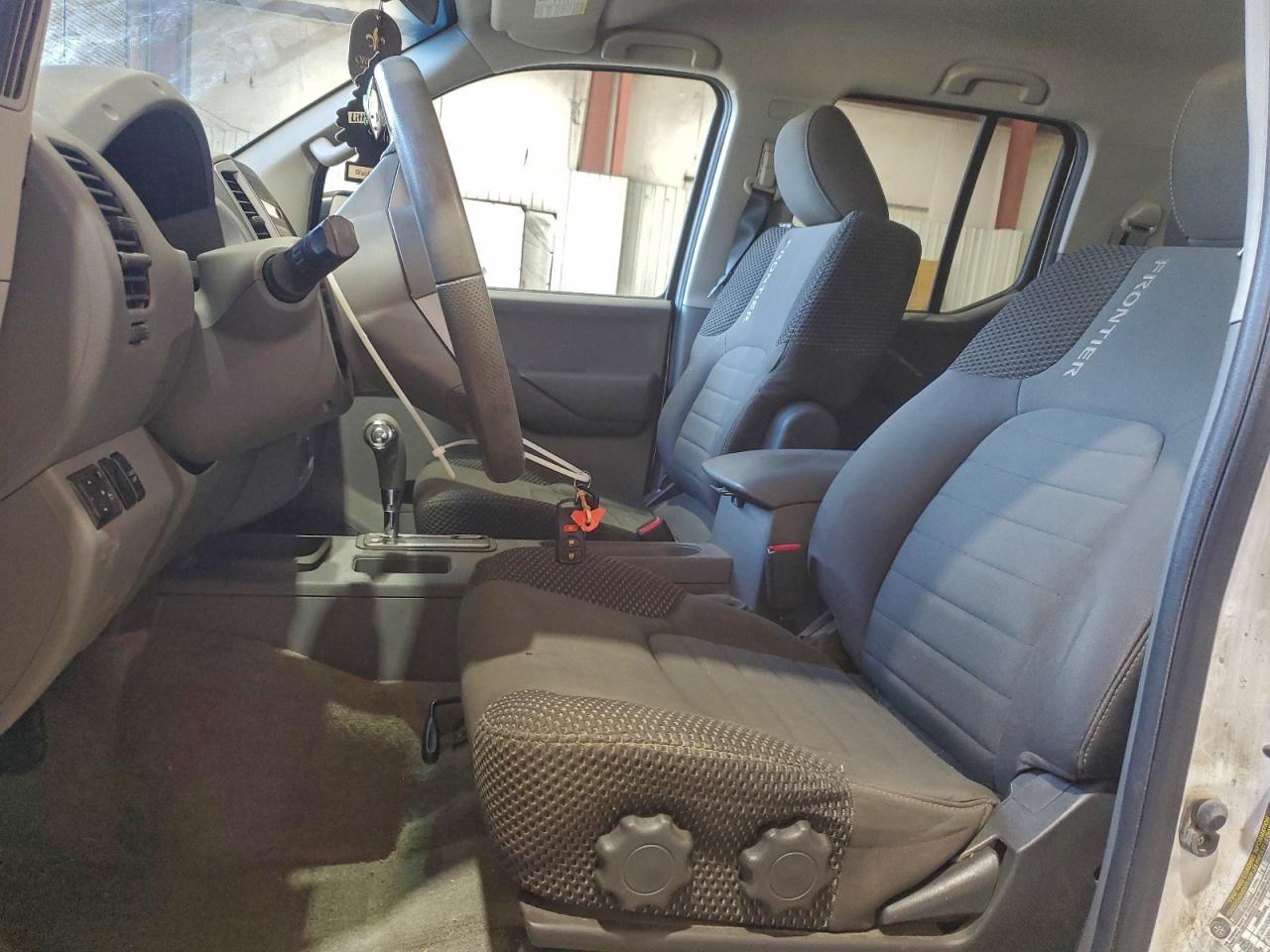 2012 Nissan Frontier s
