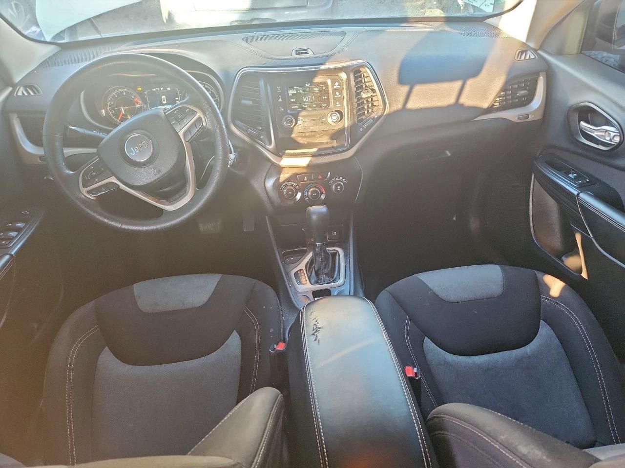 2016 Jeep Cherokee Sport