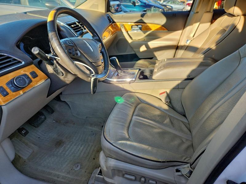 2013 Lincoln Townhouse MKX
