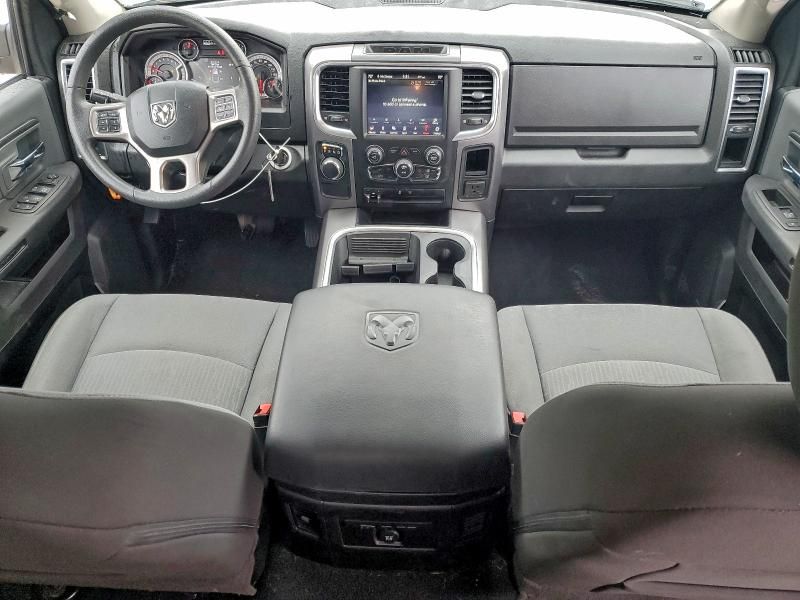 2023 Dodge Ram 1500 Classic slt