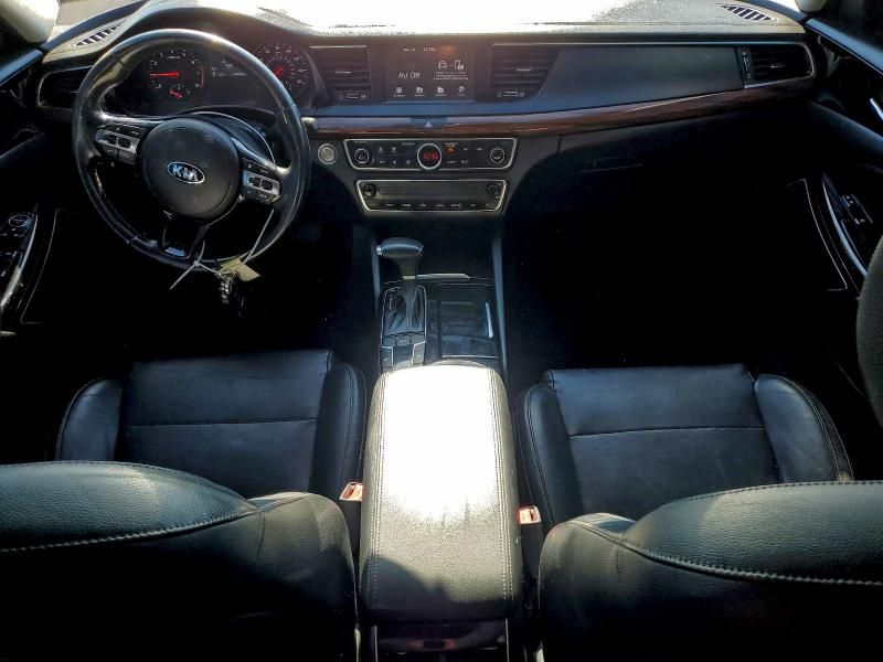 2018 KIA Cadenza Premium