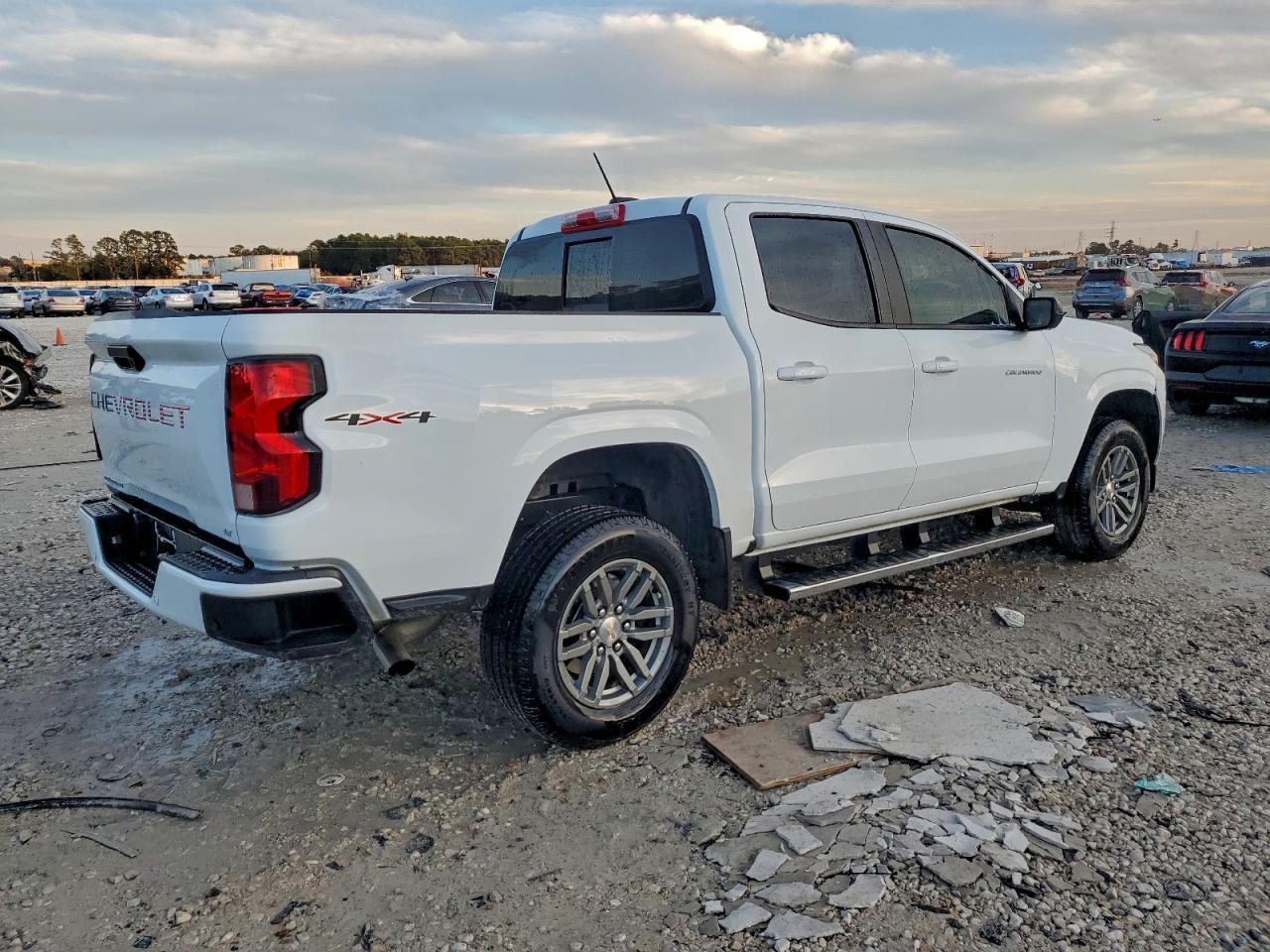 2024 Chevrolet Colorado lt