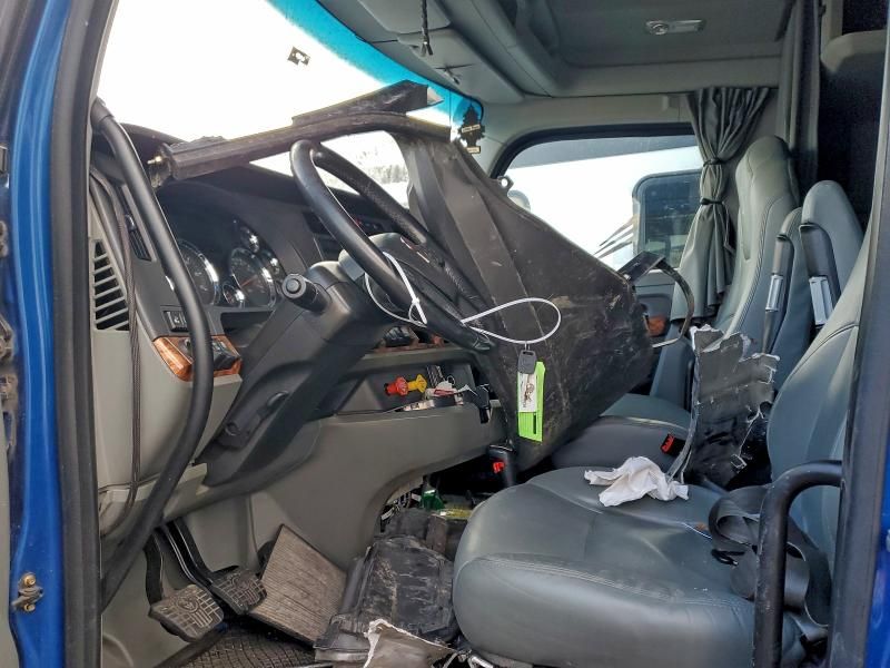 2020 Kenworth T680 Semi Truck