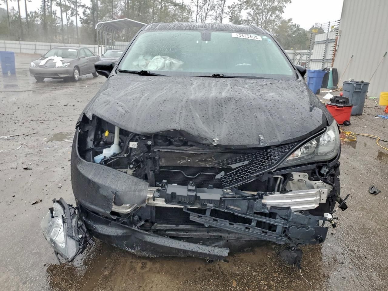 2022 Chrysler Voyager lx