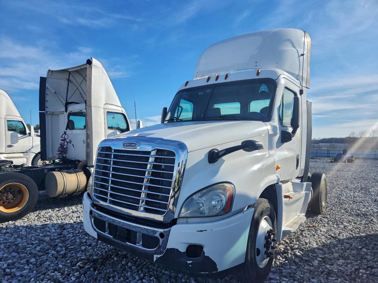 2014 Freightliner Cascadia Semi Truck