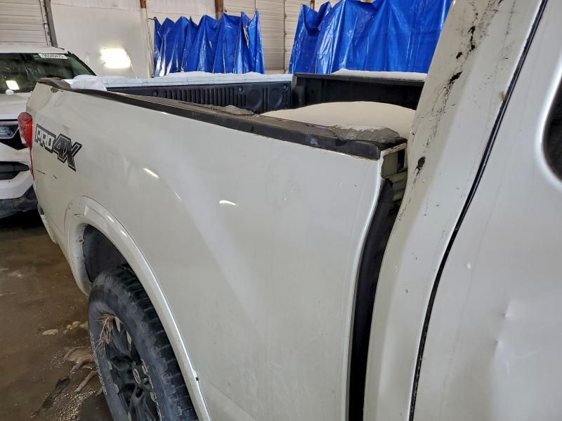 2019 Nissan Titan sv