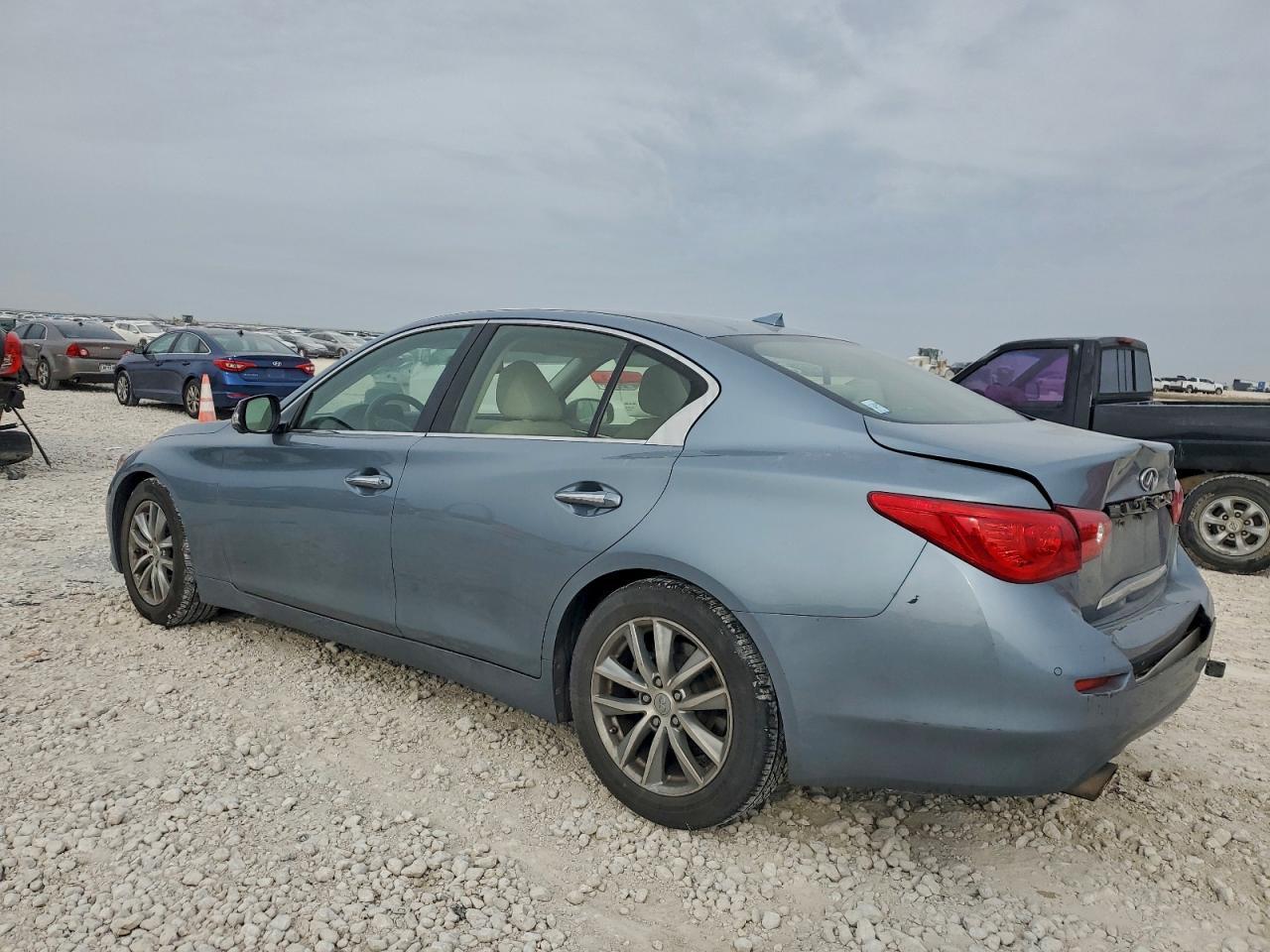 2015 Infiniti Q50 Base