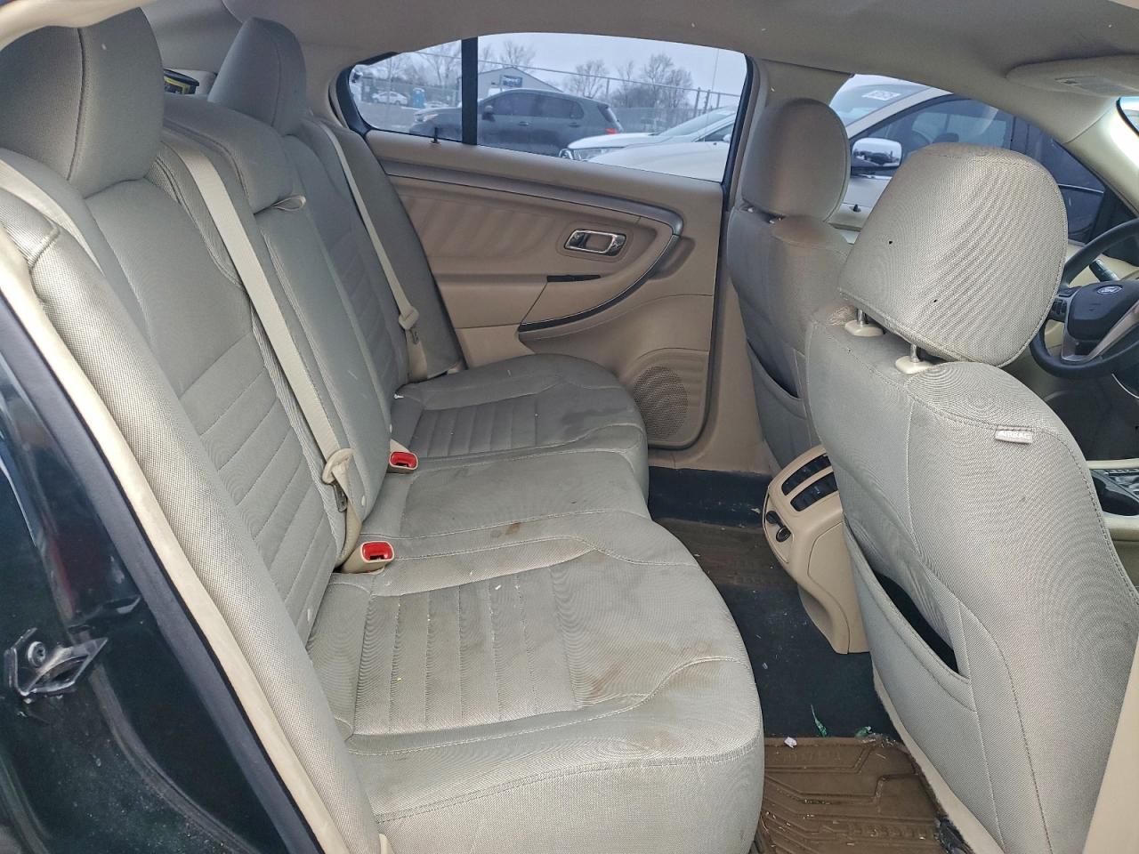 2015 Ford Taurus se