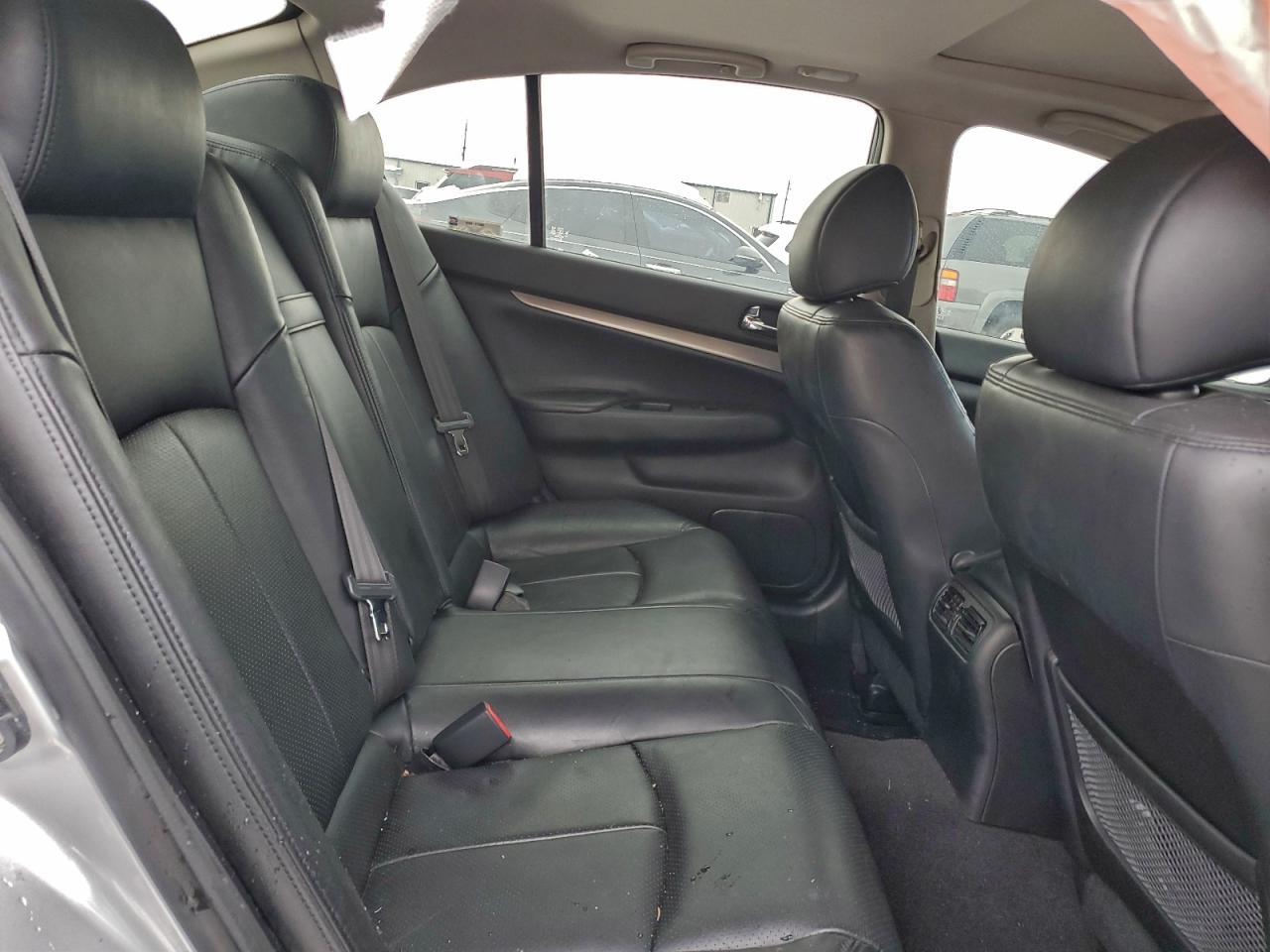2011 Infiniti G37