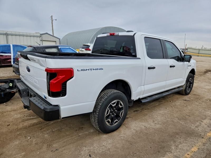2023 Ford F150 Lightning pro