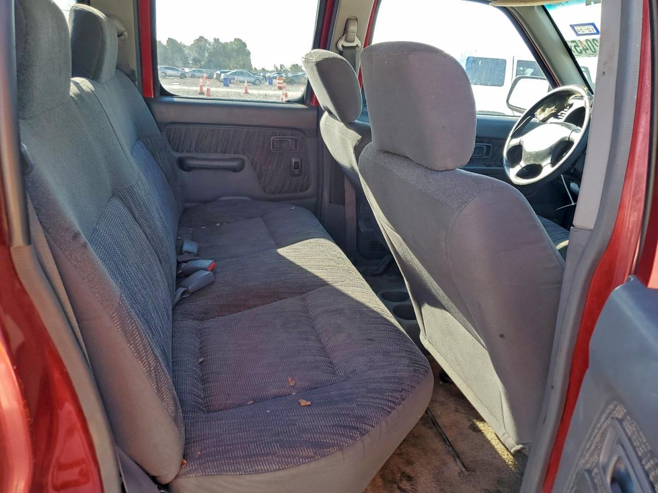 2000 Niss Frontier Crew Cab XE