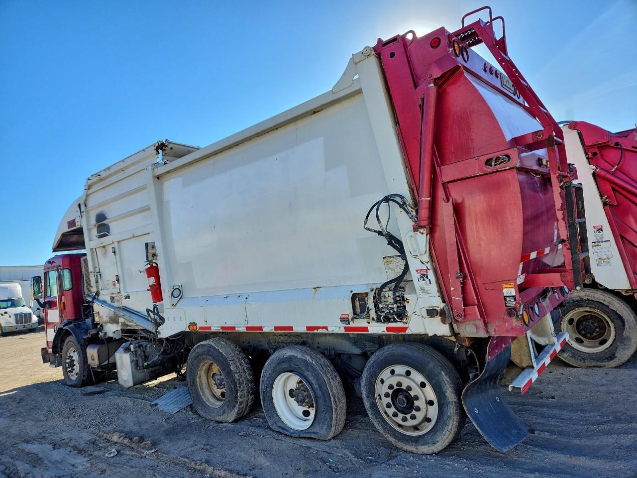2017 Peterbilt 320 Refuse Truck