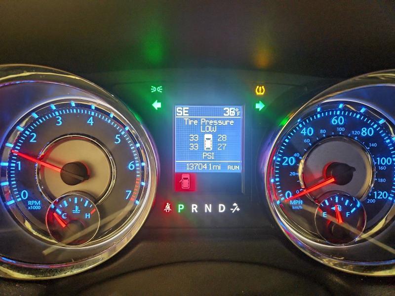 2012 Chrysler Town & Country Touring l