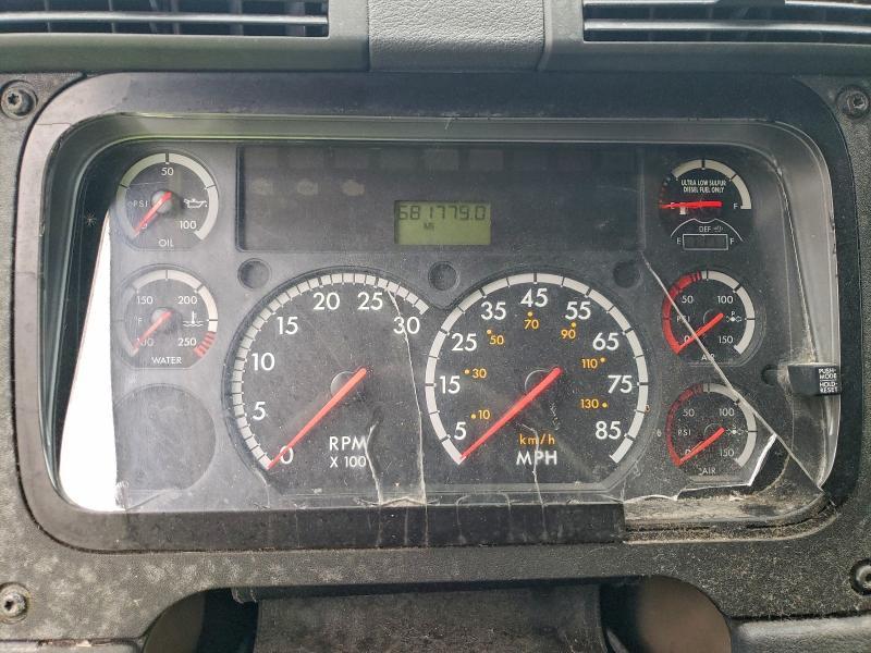 2015 Freightliner Cascadia Semi Truck