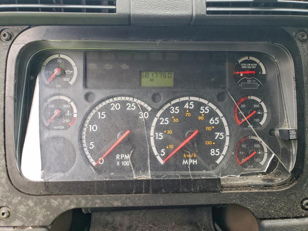 2015 Freightliner Cascadia Semi Truck