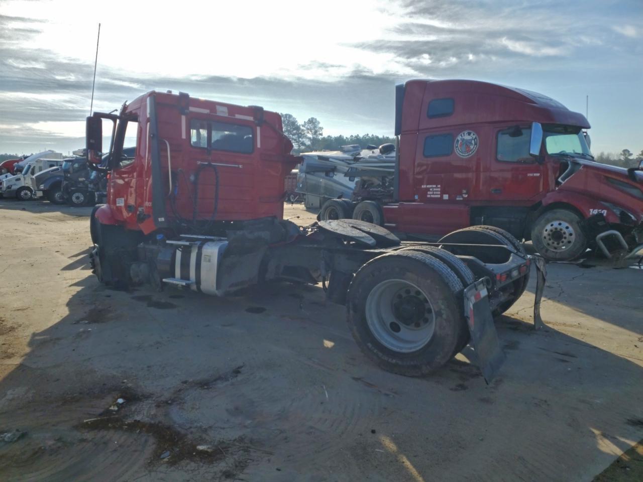 2024 Volvo VNR Semi Truck
