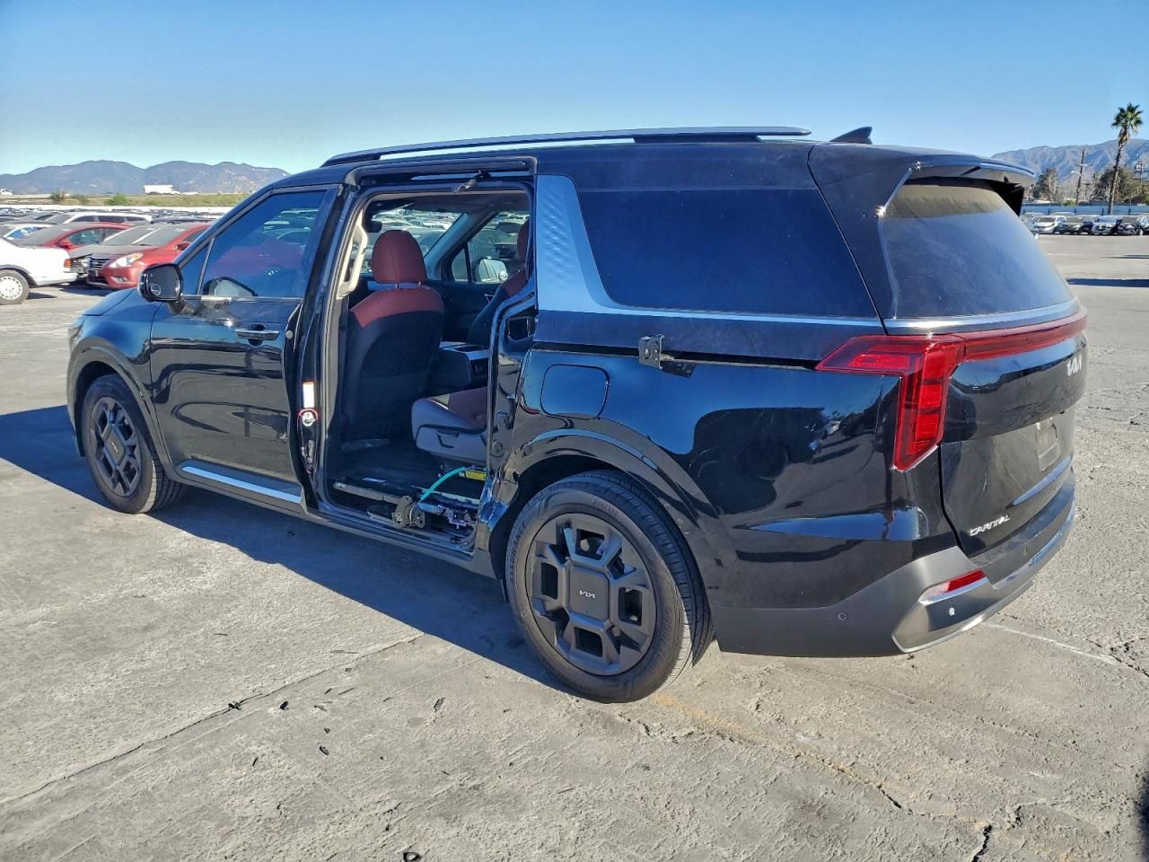 2025 KIA Carnival sx