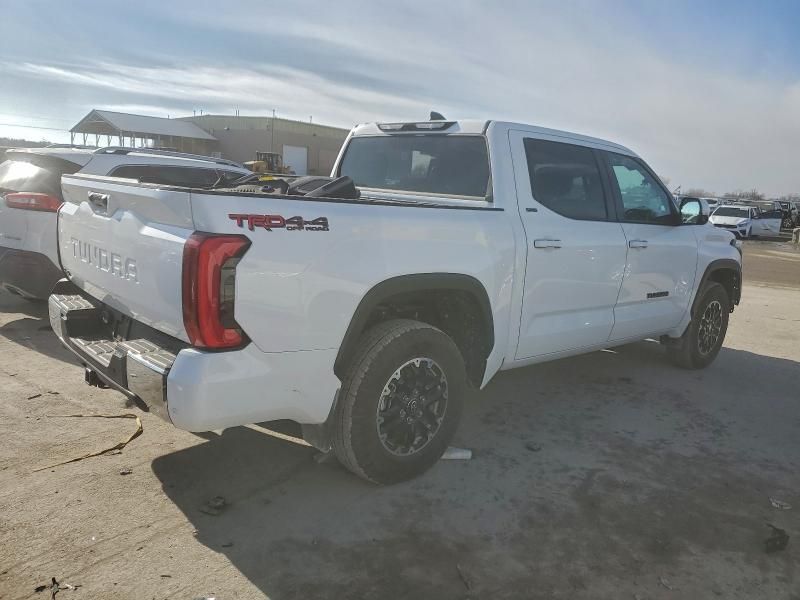 2025 Toyota Tundra Crewmax sr