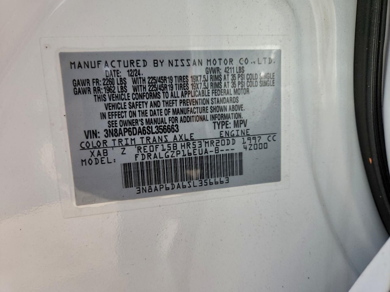 2025 Nissan Kicks sr