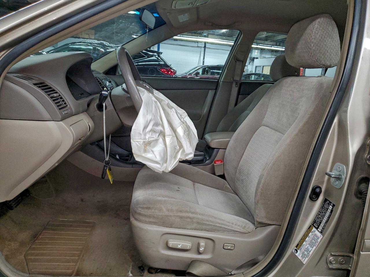 2004 Toyota Camry le