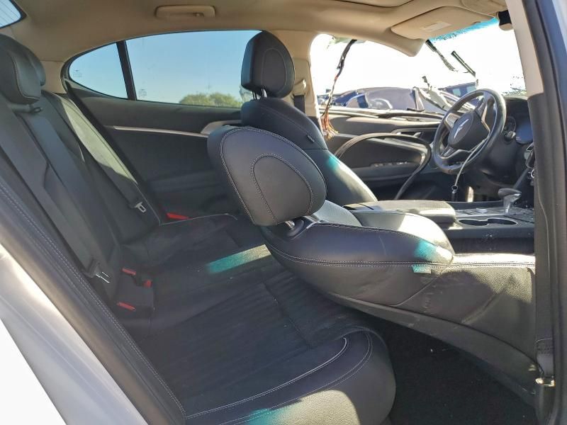 2022 Genesis G70 Base