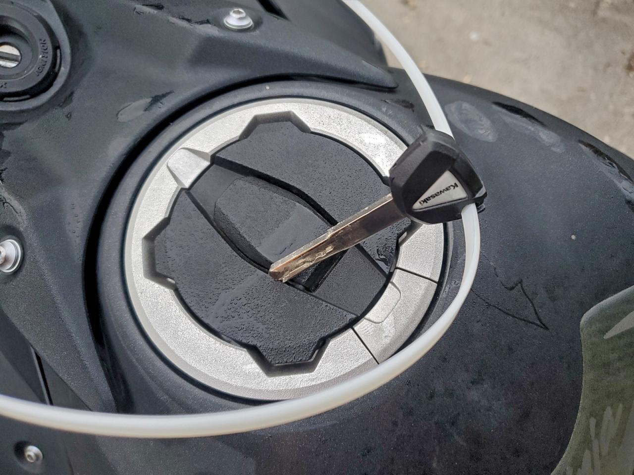 2025 Kawasaki EX650 R