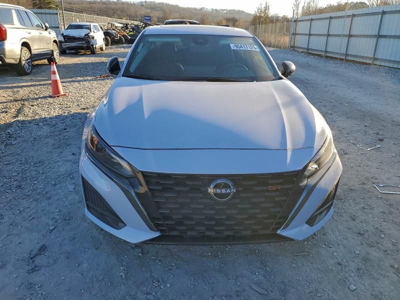 2024 Nissan Altima sr