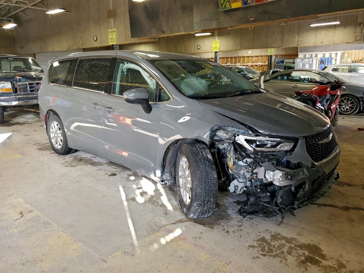 2023 Chrysler Pacifica Touring l