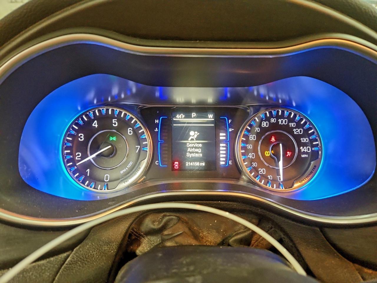 2016 Chrysler 200 lx