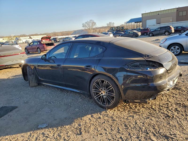 2016 Porsche Panamera 2