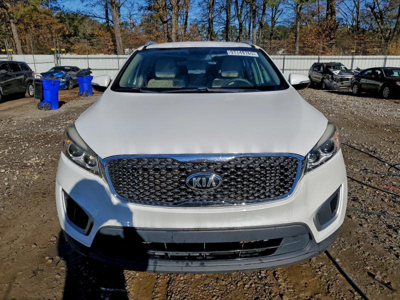 2017 KIA Sorento lx V6