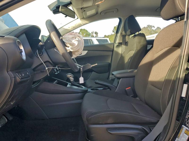 2023 KIA Forte lx