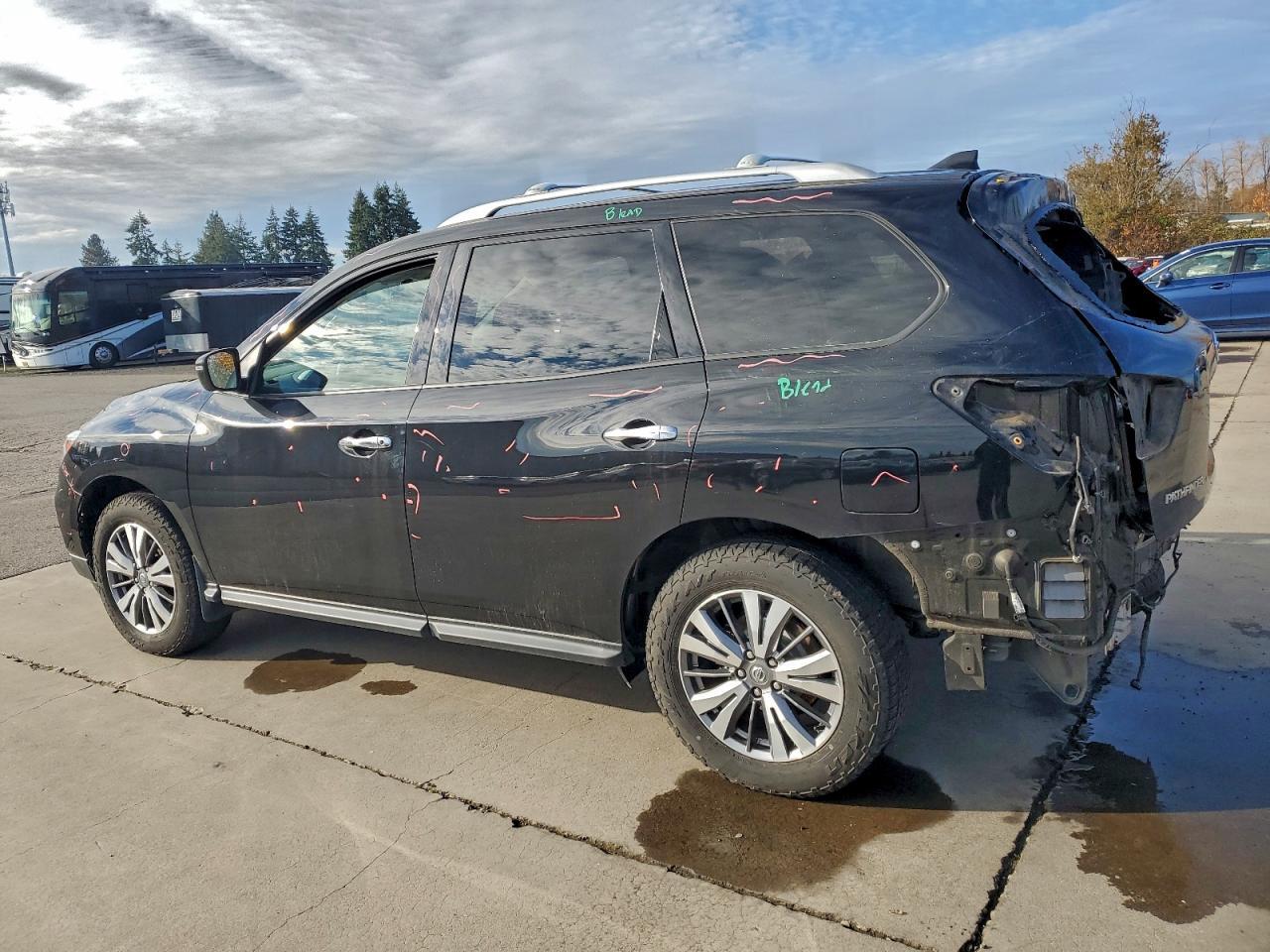 2020 Nissan Pathfinder s