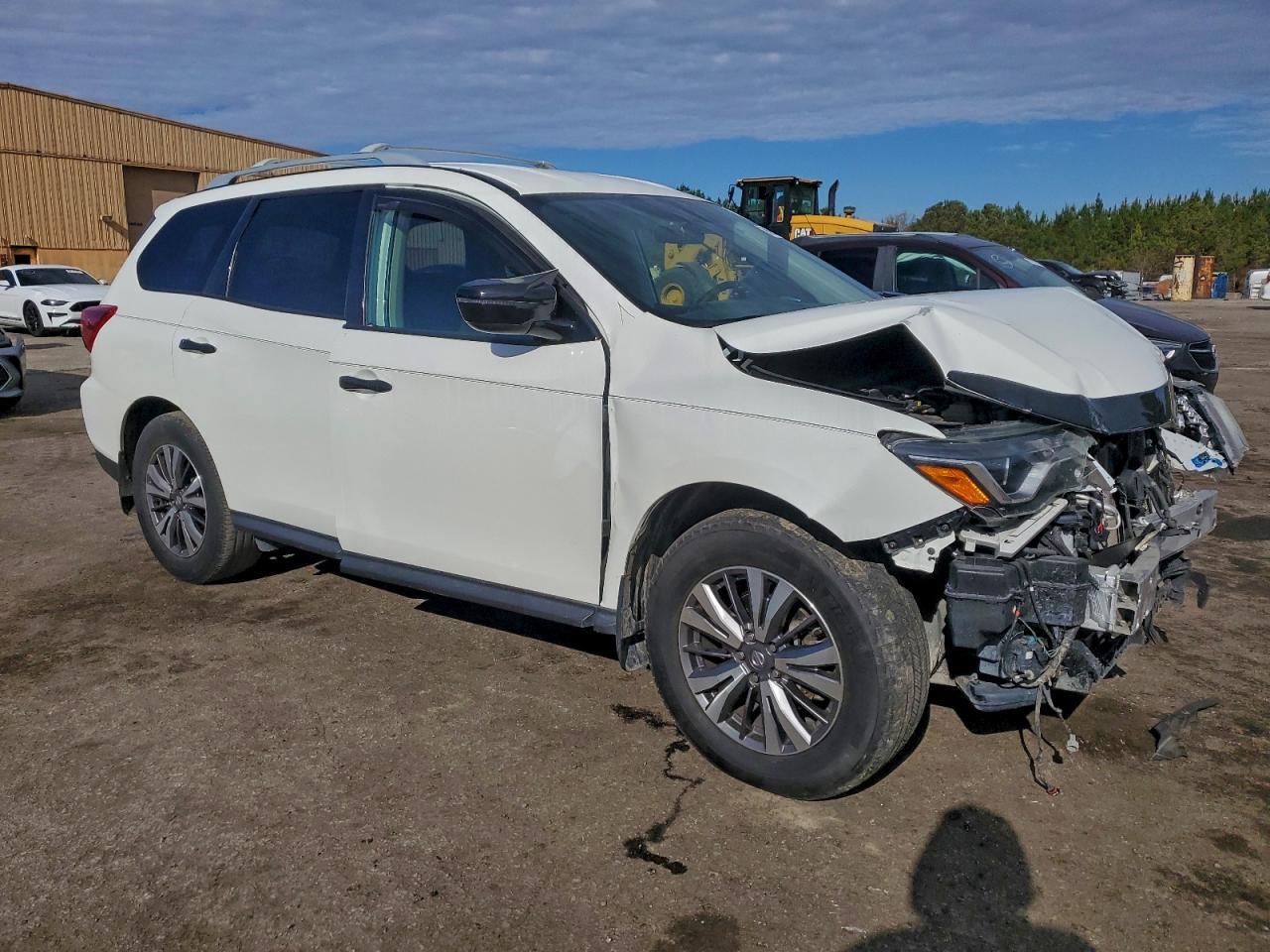 2020 Nissan Pathfinder s
