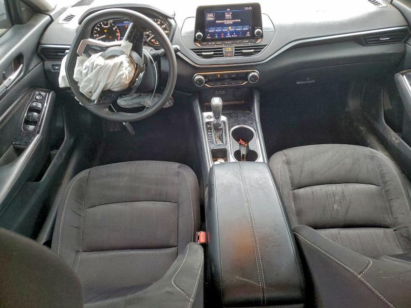 2021 Niss Altima 2.5 sv