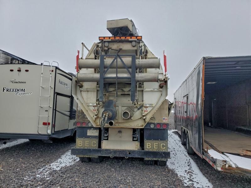 2025 Kenworth T880 Hydrovac Truck