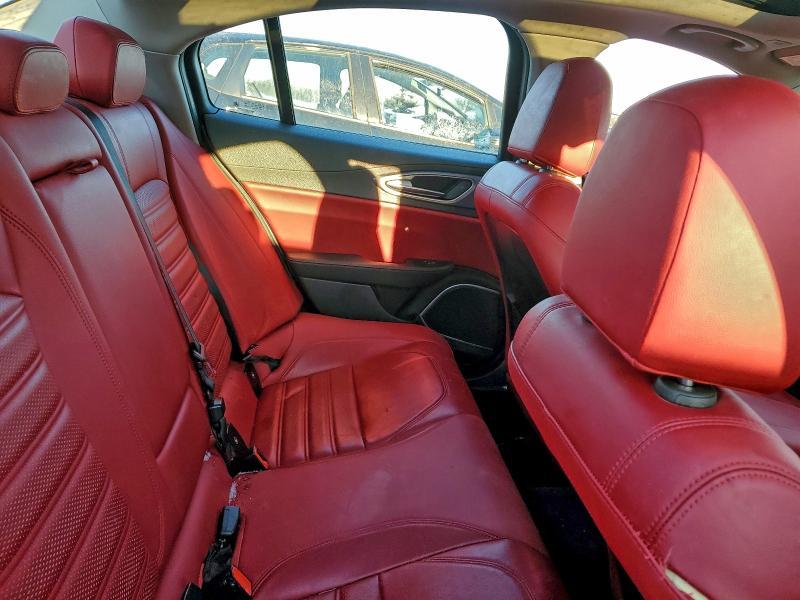 2018 Alfa Romeo Giulia ti Q4