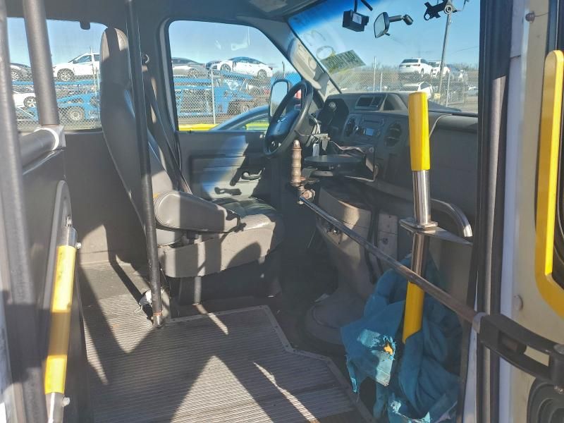 2009 Ford Econoline E350 Super Duty van