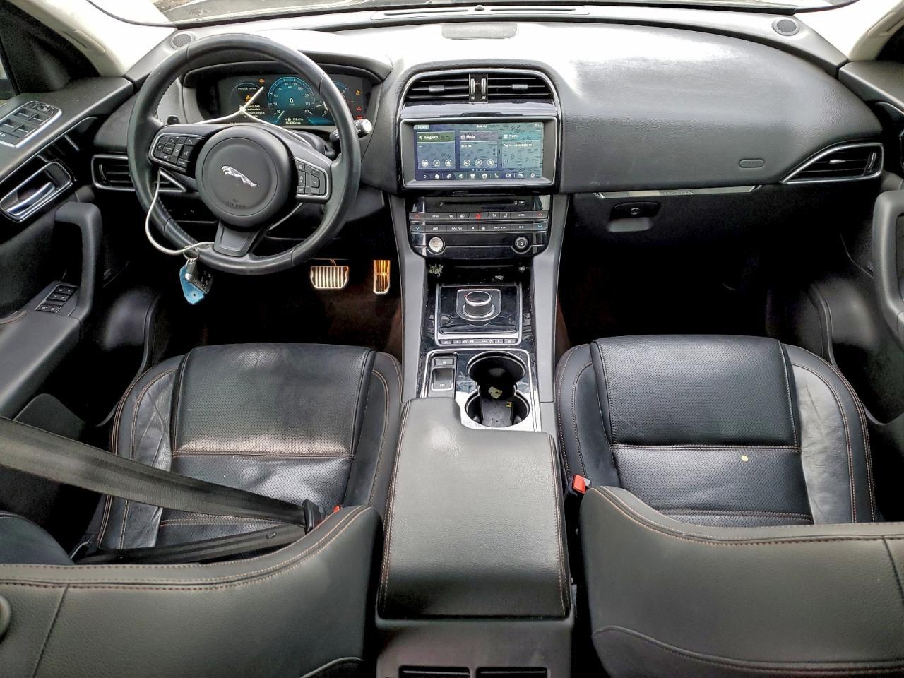 2017 Jaguar F-pace Prestige