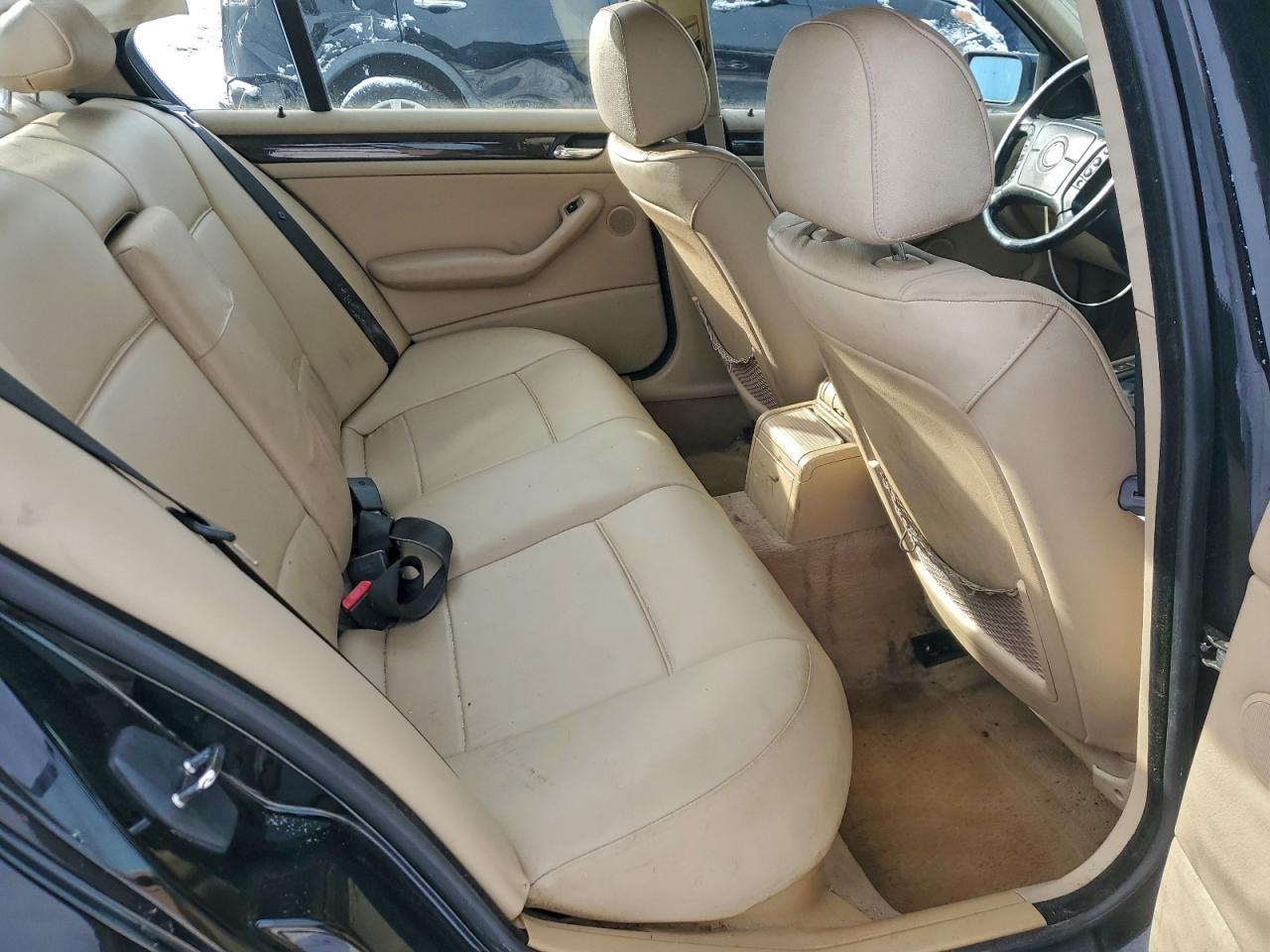 2000 BMW 323 i